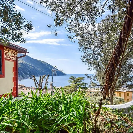 بيت للعطل In With House Sea View كامولّي