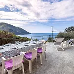 Nice Home In Camogli With House Sea View 卡莫利